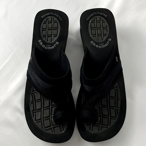 Skechers Somethin' Else Platform Thong Wedge Sandals Black Size 9 - Picture 3 of 15